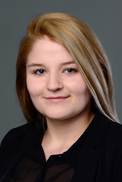 Portrait of Leonie Stocker, Alumna BSc Business Administration (International Management) FHNW