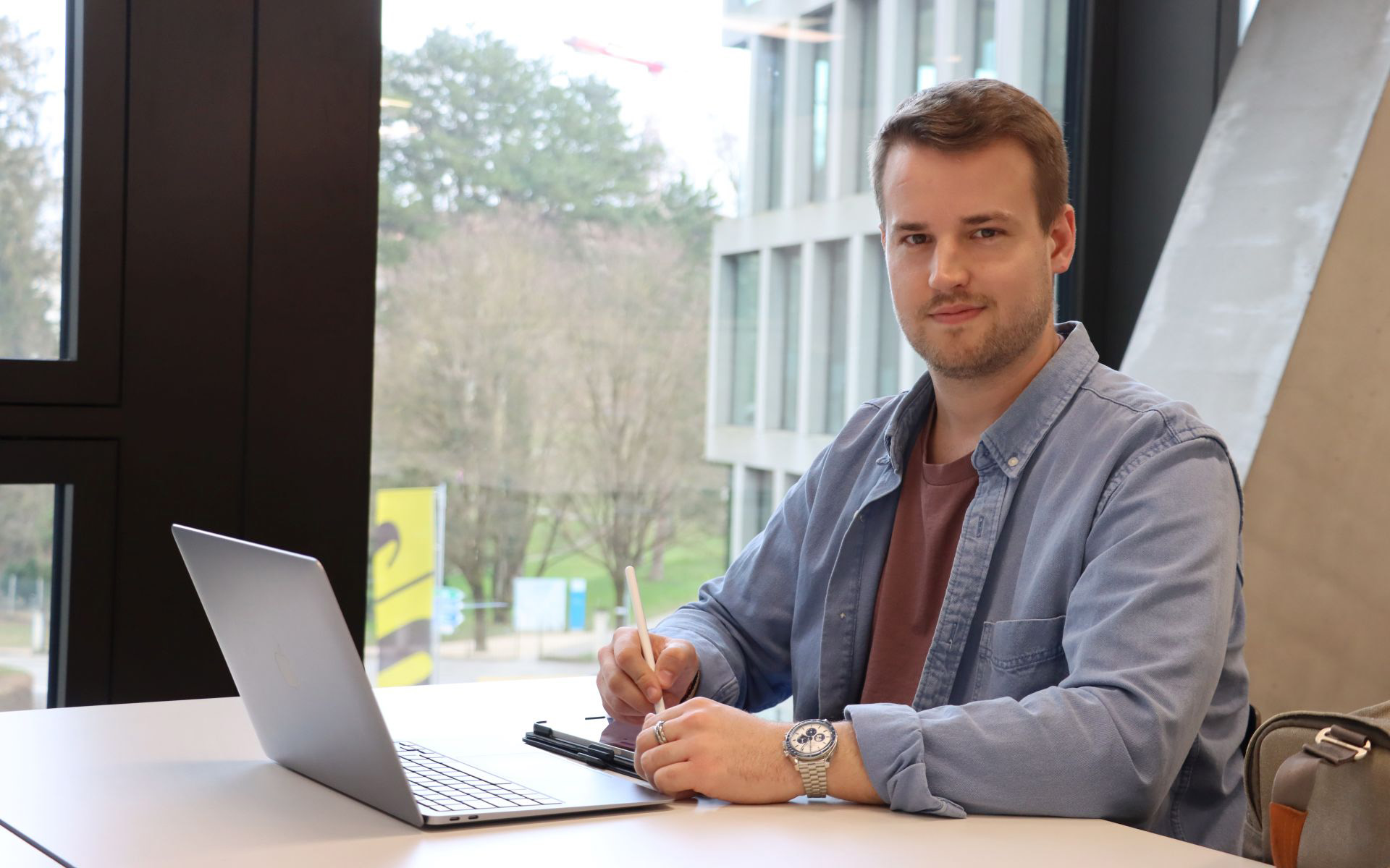 Portrait of Julius Oswald, Bachelor-Student Wirtschaftsingenieurwesen