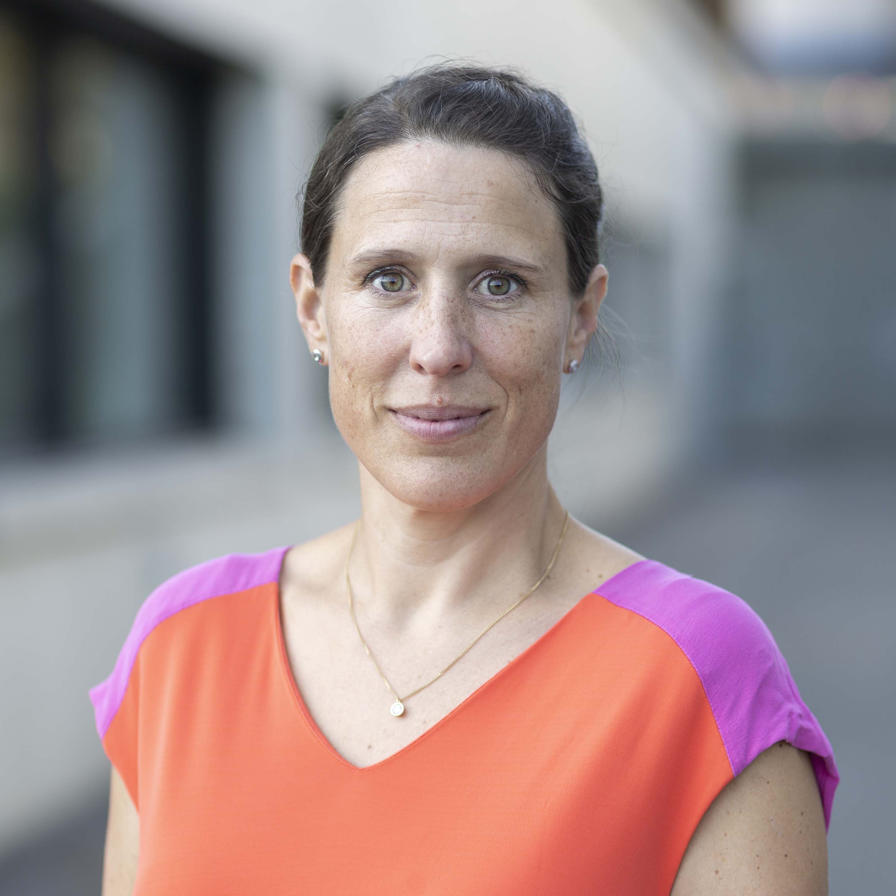 Portrait of Prof. Nora Dainton, Studiengangleiterin MSc FHNW VDC