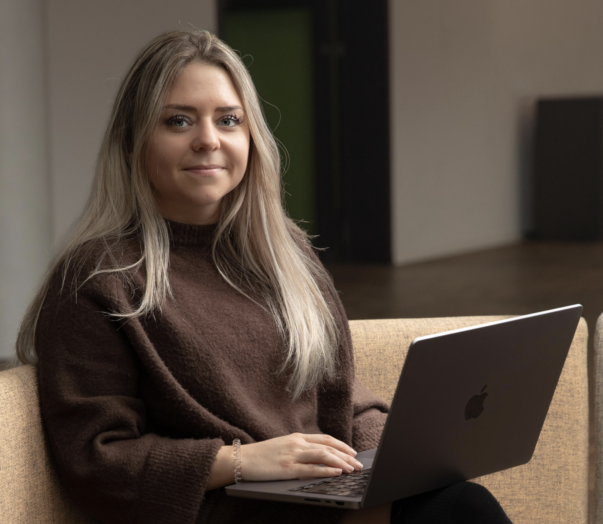 Portrait of Julia Lobaton, Studentin BSc Data Science & AI