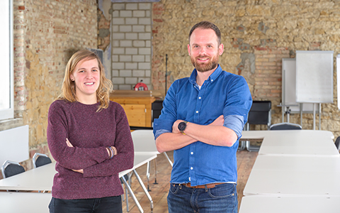 Portrait of Für Vanessa Herzig und Rick Nellestein, VSP, spiegelt die Freiform wider, was Soziale Arbeit ausmacht und wie sie sich weiterentwickeln kann: Alle beteiligten Stellen werden einbezogen und dürfen mitentscheiden. Alle lernen und erweitern ihre Perspektive.
