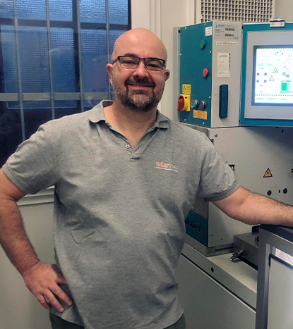 Portrait of Sven Seufert, Projektleiter und Ausbildner bei der Firma Viatec Basel AG