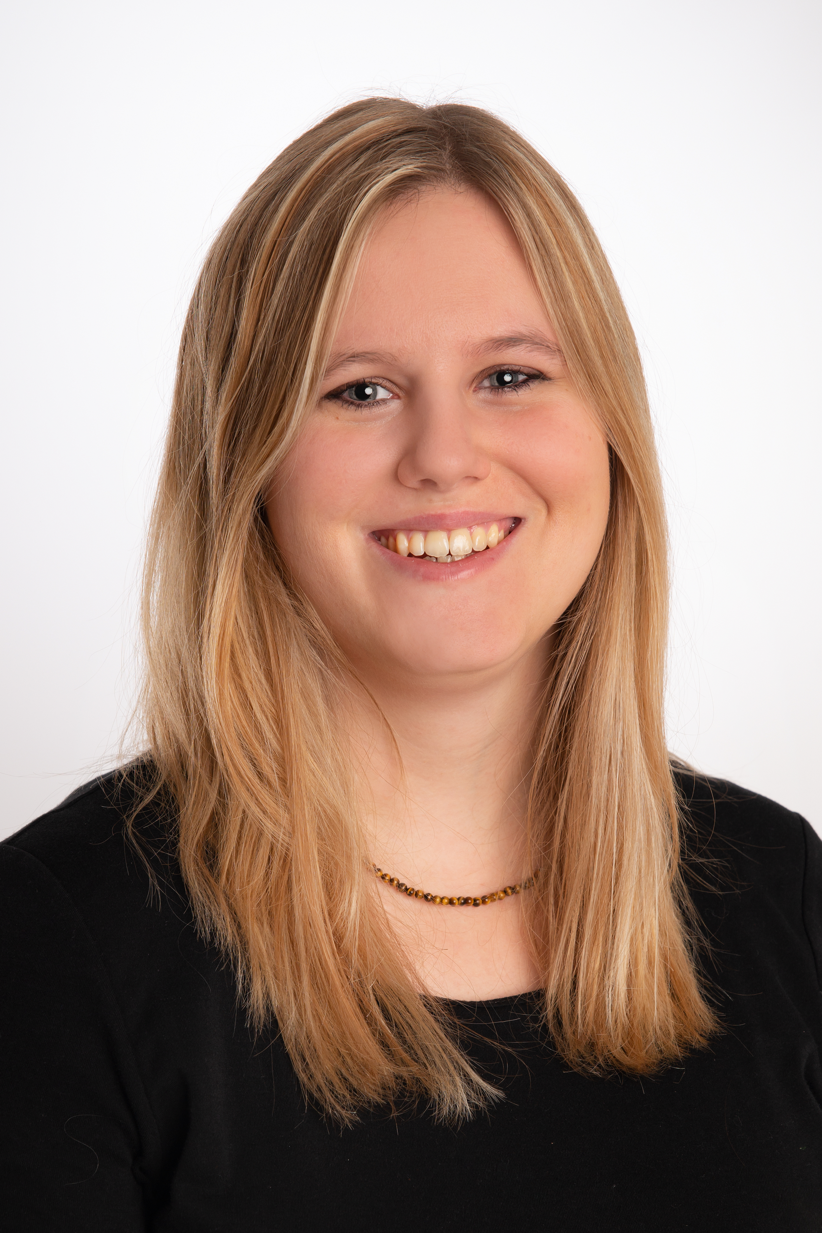 Portrait of Céline Felder, Absolventin MAS Kunststofftechnik, Bereichsleiterin, Airex AG