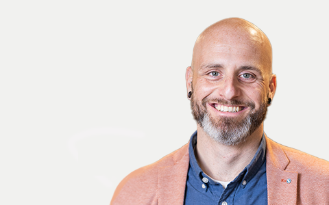 Portrait of Steven Weill, Institutionsleiter Aareperle Zentrum der Begegnung Pflege und Betreuung