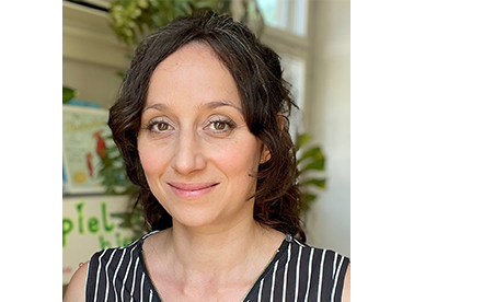 Portrait of Manuela Anele, Freiwilligenkoordinatorin beim Verein Kanzbi