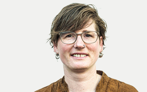 Portrait of Laura Stämmer, angehende Fundraisingverantwortiche, Solidarité sans frontières, Bern