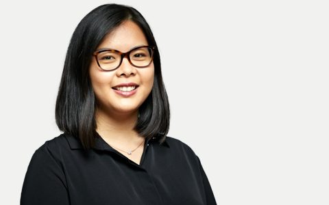 Portrait of Tashi Shitsetsang, Fundraiserin, SBS Schweizerische Bibliothek für Blinde, Seh- und Lesebehinderte, Zürich