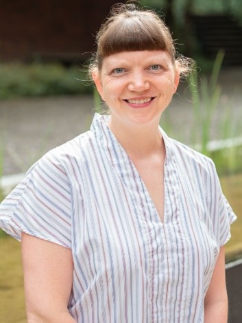 Portrait of Alisa Berger, Liaison Librarian Medicine